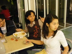 Anis Panik Nunggu Milkshake :)